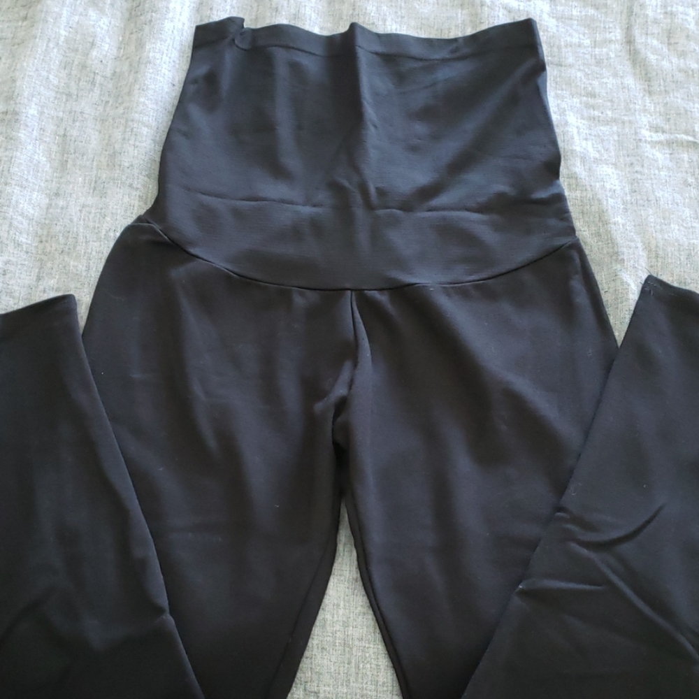 NWOT bella vida maternity stretch pants black